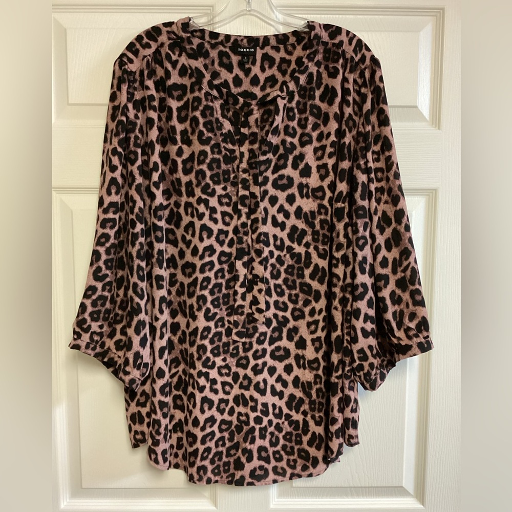 PLUS SIZE Torrid - Georgette bow tie blouse